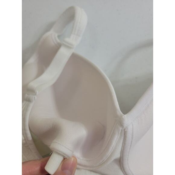 Bali Comfort Revolution White Shaping Smoothing Convertible Wire Free Bra SZ 38D - Picture 7 of 9